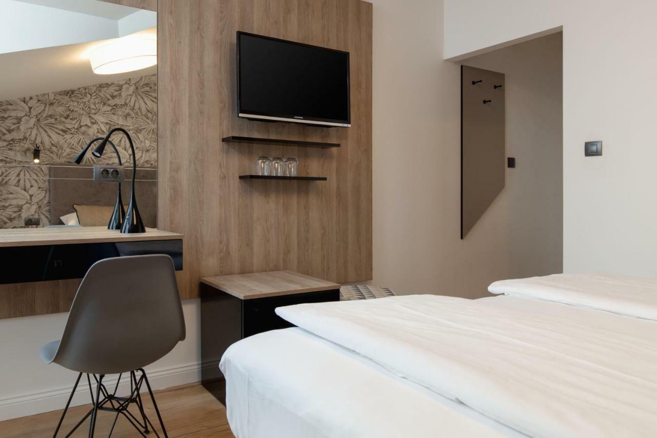 Hotel Pansion Amigos Podstrana Zewnętrze zdjęcie