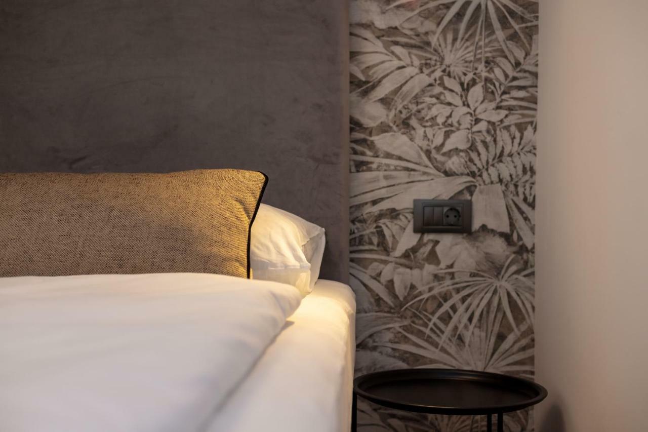 Hotel Pansion Amigos Podstrana Zewnętrze zdjęcie